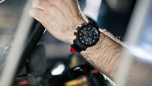 B.Vanagas pristatė dešimtąjį lenktynininko startą Dakare žymintį laikrodį „Vostok Europe Dakar Legend Edition“