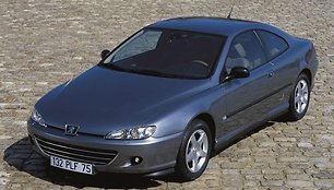 406 Coupé tapo vienu iš įsimintinesnių Peugeot 20 amžiaus pabaigos modelių. (Gamintojo nuotrauka)