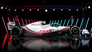 Formulės 1 &bdquo;Haas&ldquo; komanda pristatė naująjį automobilį 