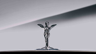 Sukurta naujoji &bdquo;Rolls Royce&ldquo; simboliu ir puo&scaron;mena laikoma figūrėlė &bdquo;Spirit of Ecstasy&ldquo;