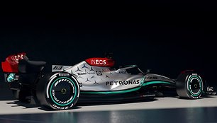 Mercedes pristatė 2022 m. Formulės 1 bolidą W13