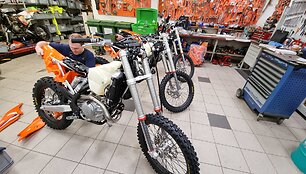 Motociklai, ruo&scaron;iami Ukrainos kariams