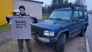 Lietuvos žmonės Ukrainos gynėjams dovanoja savo visureigius
