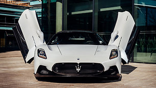 Superautomobilis „Maserati MC20“