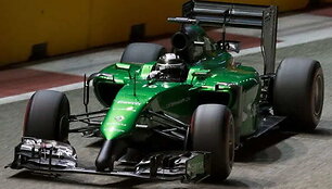 2014-ųjų Caterham CT05 su siaubinga nosimi vir&scaron; priekinio sparno. (Morio, Wikimedia(CC BY-SA 4.0)