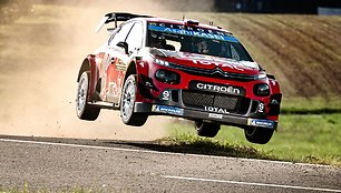 Esapekka Lappi ir Janne Fermas skrieja Citroen C3 WRC automobiliu (Shutterstock nuotr.)