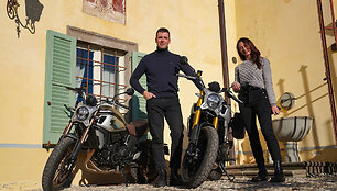 Arūnas Gelažninkas su žmona Emilija Italijoje keliavo motociklais