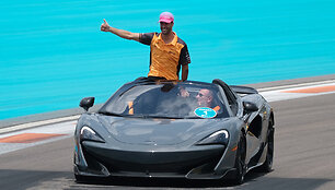 Danielis Ricciardo prie&scaron; Majamio GP