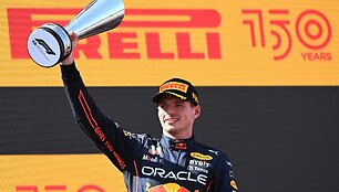 F1 lenktynes Barselonoje po Ch.Leclerco Ferrari gedimo laimėjo M.Verstappenas. Antras - S.Perezas. Trečias - G.Russelas.