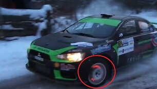 Kadras i&scaron; Audriaus Gavėno filmo &bdquo;Halls Winter Rally 2013&ldquo;.