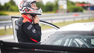 Renaldos &Scaron;einausko rekordas Palangoje, užlipus ant BMW stogo