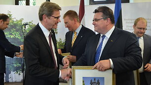 Vokietijos užsienio reikalų ministras Guido Westerwelle ir Lietuvos užsienio reikalų ministras Linas Linkevičius.
