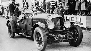 Senovinių automobilių parodoje Biržuose – gyva Le Mano legenda „Bentley Speed 8“