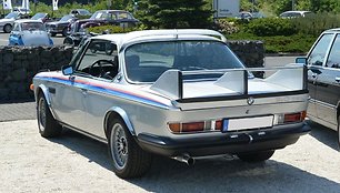 Šis spoileris buvo naujo automobilio bagažinėje – gamykloje jis nebuvo montuojamas. (Nutzdatenbegleiter, Wikimedia(CC BY-SA 4.0)