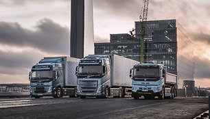  „Volvo Trucks“ pradeda serijinę elektrinių sunkvežimių gamybą