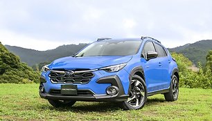  „Subaru Crosstrek“ keičia XV