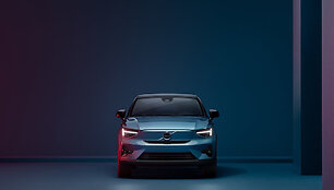 Pretendentas į Lietuvos metų automobilio titulą Volvo C40 Recharge Twin
