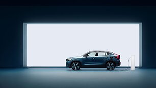 Pretendentas į Lietuvos metų automobilio titulą Volvo C40 Recharge Twin