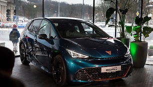 Pretendentas tapti „Metų automobiliu“: „CUPRA Born“