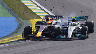 Avarijos ir susidūrimai Formulės 1 Brazilijos GP, M.Verstappenas ir L.Hamiltonas