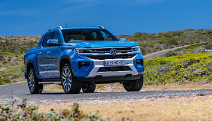 Trečios kartos pikapas „Volkswagen Amarok“ (2023), prabangi Aventura versija