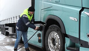 Glass LT testuoja elektrinį vilkiką &bdquo;Volvo FH Electric&ldquo;