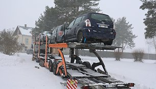 Konfiskuoti neblaivių vairuotojų automobiliai keliauja į Ukrainą