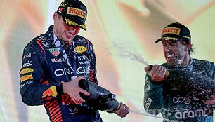Fernando Alonso Bahreine i&scaron;kovojo trečią vietą