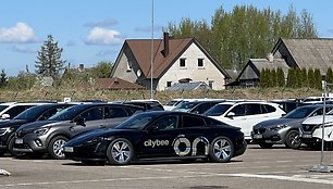 „CityBee“ naujiena – elektrinis Porsche Taycan