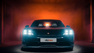 CityBee elektromobilis Porsche Taycan. 