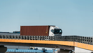 DFDS Klaipėdos regione pradėjo naudoti elektrinius vilkikus