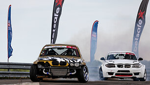 BMW ir &bdquo;Mercedes-Benz&ldquo; tapo vienu kūnu ir praėjusiose &bdquo;BetSafe Drift Camp #3&ldquo; Pro lygos varžybose