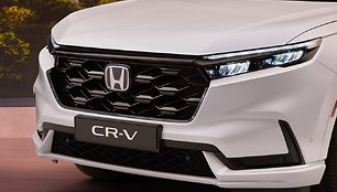 „Honda“ stiprinasi Europoje: rudenį debiutuos šeštosios kartos „Honda CR-V“