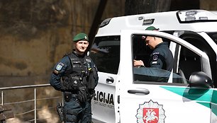 Lietuvos policija įsigijo Įsigijo 19 naujų reagavimo mikroautobusų „Mercedes-Benz Vito“