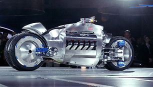 Dodge Tomahawk viešai parodytas 2003 metų sausį. Po to pagaminti dar 9 tokie motociklai kolekcionieriams – visi jie veikė, bet buvo parduodami kaip mechaninės skulptūros. (Gamintojo nuotrauka)