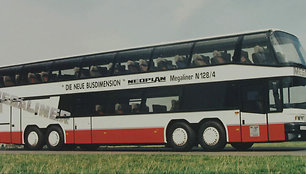 Neoplan Megaliner – įspūdingo dydžio ir galimybių autobusas su 4 vairuojamomis ašimi. (Neoplan nuotrauka)