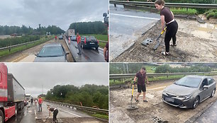 Vairuotojų košmaras magistralėje Panevėžys–Ryga: gelbėdamiesi naktį per lietų 3 km važiavo atbulomis