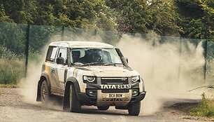 &bdquo;Defender&ldquo; su &bdquo;Bowler&ldquo; rengia specialų ralio čempionatą