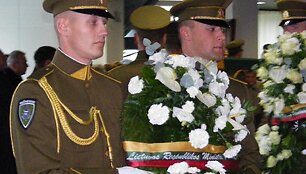 Kosove žuvusio muitinės pareigūno Audriaus &Scaron;enavičius laidotuvės Anyk&scaron;čiuose