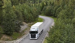 „Scania“ pradėjo naujos kartos elektra varomų sunkvežimių gamybą