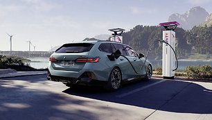 „BMW i5 Touring“ turės dvi versijas