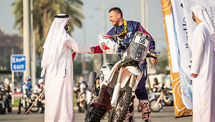 Abu Dhabi Desert Challenge startuoja Gediminas Šatkus ir ralio debiutantas Saulius Klevinskas