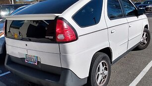 Keista, bet tai &ndash; tikriausiai gražiausia Pontiac Aztek pusė. (DestinationFearFan, Wikimedia (CC BY-SA 4.0)