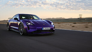 &bdquo;Porsche&ldquo; pristatė keturvietį &bdquo;Taycan Turbo GT&ldquo; ir dvivietį &bdquo;Turbo GT&ldquo; su &bdquo;Weissach&ldquo; paketu.