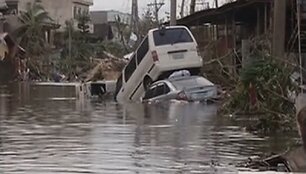 Filipinų taifūno Haiyan aukos skaičiuojamos &scaron;imtais