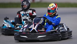 9 valandų i&scaron;tvermės varžybos kartingais Bačiūnų kartodrome