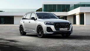 „Audi“ įkraunami hibridai Q7 ir Q8