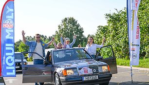 Lietuvoje rengiamas istorinių automobilių ralis