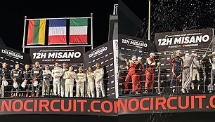 Dvigubas lietuvių podiumas Misano 12 val. lenktynėse