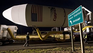 Raketa „Antares”, kelianti erdvėlaivį „Cygnus“ su Lietuvos palydovais iš Volopo salos NASA skrydžių centro